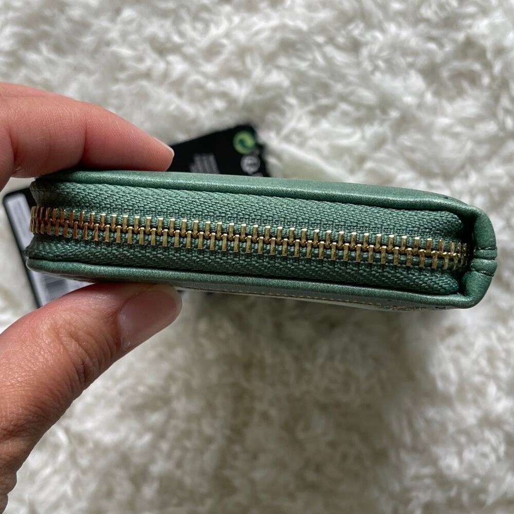 Loungefly Disney Peter Pan Green Zip Around Folding Wallet NEW - Picture 6 of 9